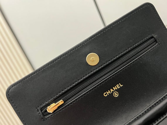 C.hanel  Woman's bag，vintage leather bag,laptop b… - image 10