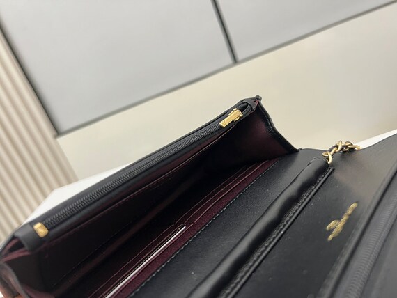 C.hanel  Woman's bag，vintage leather bag,laptop b… - image 3
