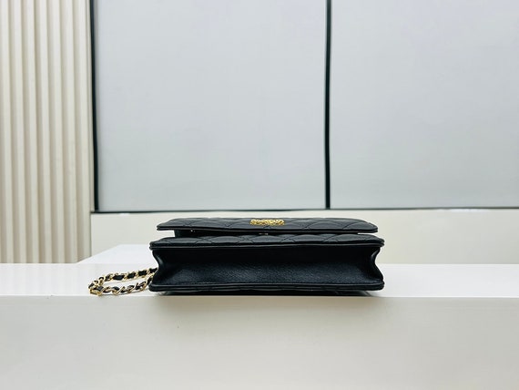 C.hanel  Woman's bag，vintage leather bag,laptop b… - image 9