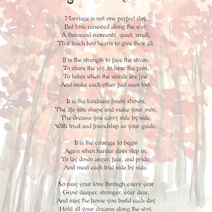 Puede incluir: Una impresión decorativa con el título Through Every Season en fuente serif negra, seguido de un poema sobre el matrimonio. El fondo muestra una suave ilustración estilo acuarela de árboles de otoño con hojas de tonos naranja y marrón.