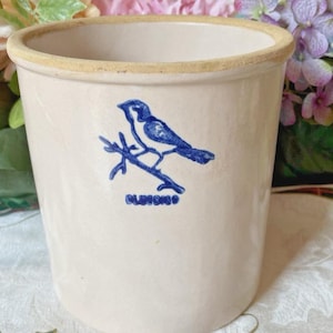 Jarra de cerámica vintage Bluebird con logotipo de pájaro azul cobalto en rama, 5"