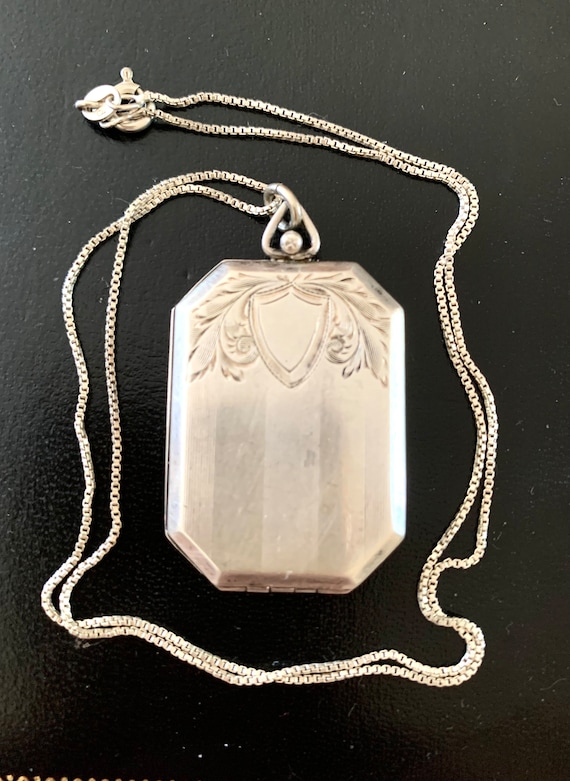 Art deco sterling silver locket and 18” chain neck