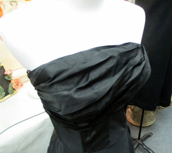 Formal Ball Gown Black Strapless Evening Gown Retr