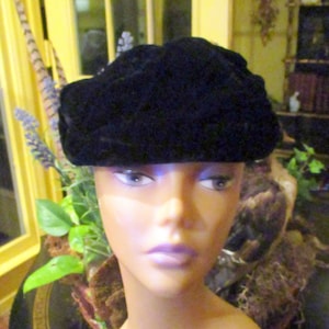 Lucila Mendez Beret Vintage Designer Black Velvet Vintage Beret 1950&#39;s Hat Mid Century Beret Free Shipping
