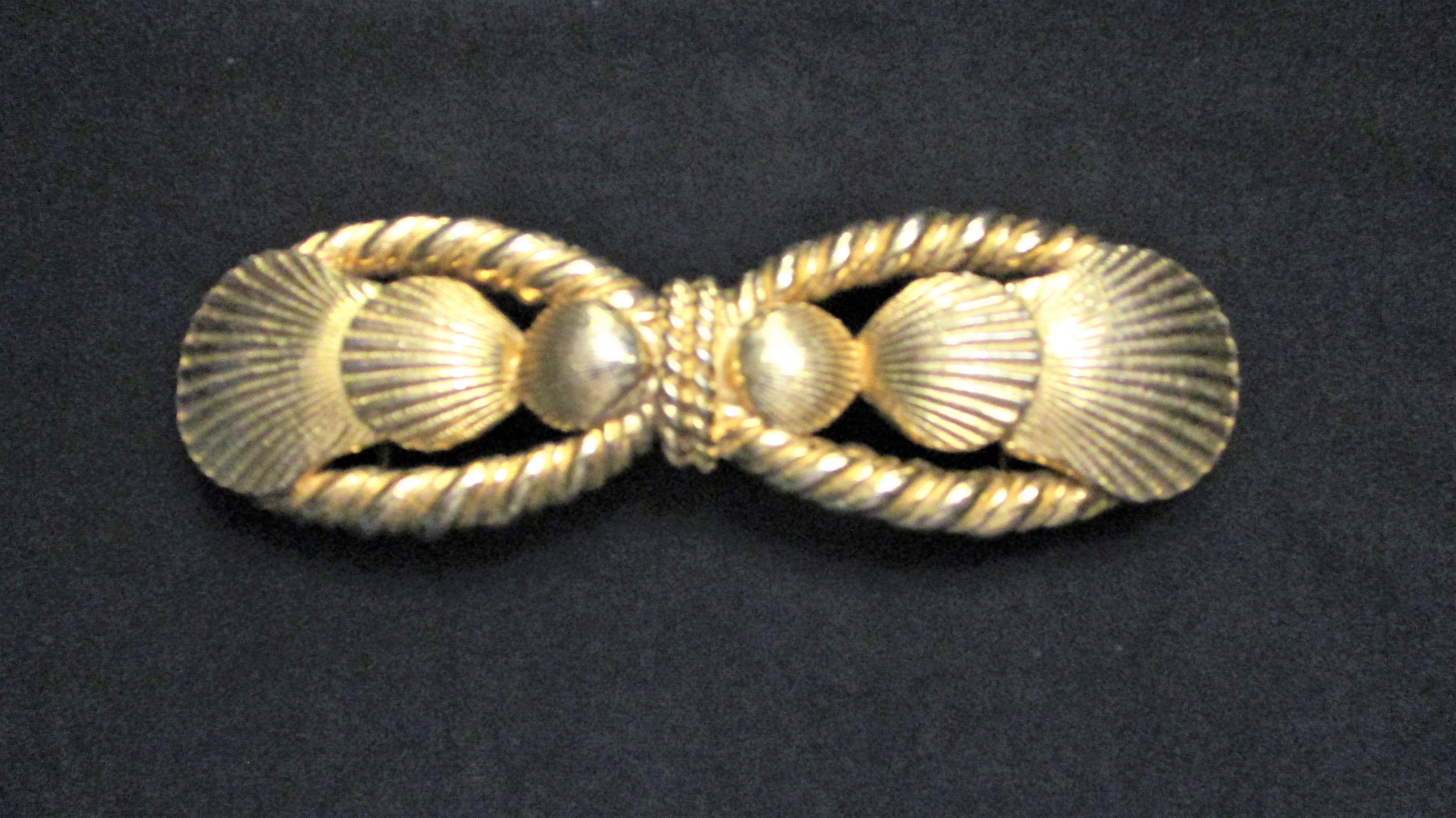 Mimi D seashell belt buckle Mimi Di N Gold Tone Vintage Signed 1 Piece Seashell Cinch  main image 4