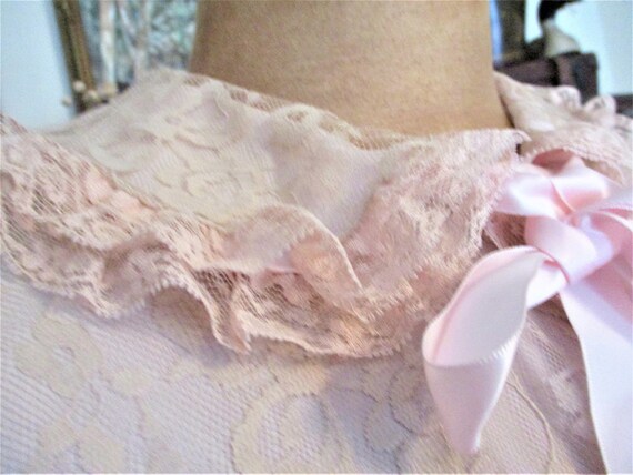 Odette Barsa 1950’s Pink Ecru Lace Trousseau Dres… - image 3