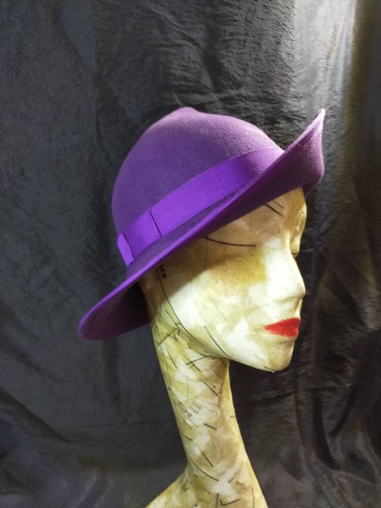 パープルのボーバトンスタイルハット - Etsy 日本