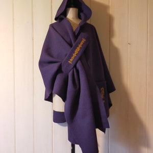 Freya&#39;s Cats Wool Cloak