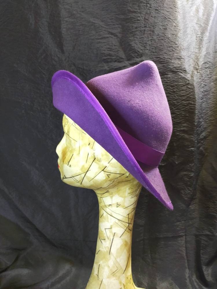 パープルのボーバトンスタイルハット - Etsy 日本