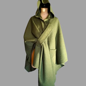 The Green Herbalist&#39;s Cloak
