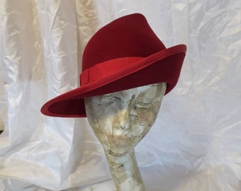 Red Beaux Batons Hat