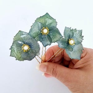 Green Hydrangea Dried Hair Pin - Hydrangea Flower Hair Clip - Resin Flower Hairpins - Green Bridal Headpiece - Wedding Hair Pin - For Mom