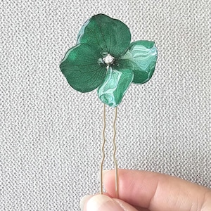 Hydrangea Flower Hairpin - Green Floral Hairpin - Bridal Headpiece - Bridal Hair Accessories - Resin Hydrangea pin Jewelry Boho Flower clip