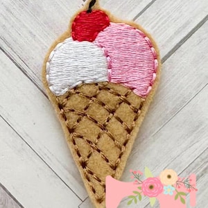 Cornet de crème glacée TLS Feltie Happy avec broderie cerise