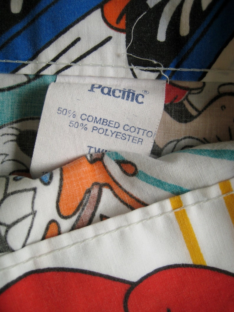 Vintage Disney TWIN Size Flat Bed Sheet Minnie /& Mickey Mouse Daisy Duck Goofy Alphabet Clean Kids Bedding Gently Used