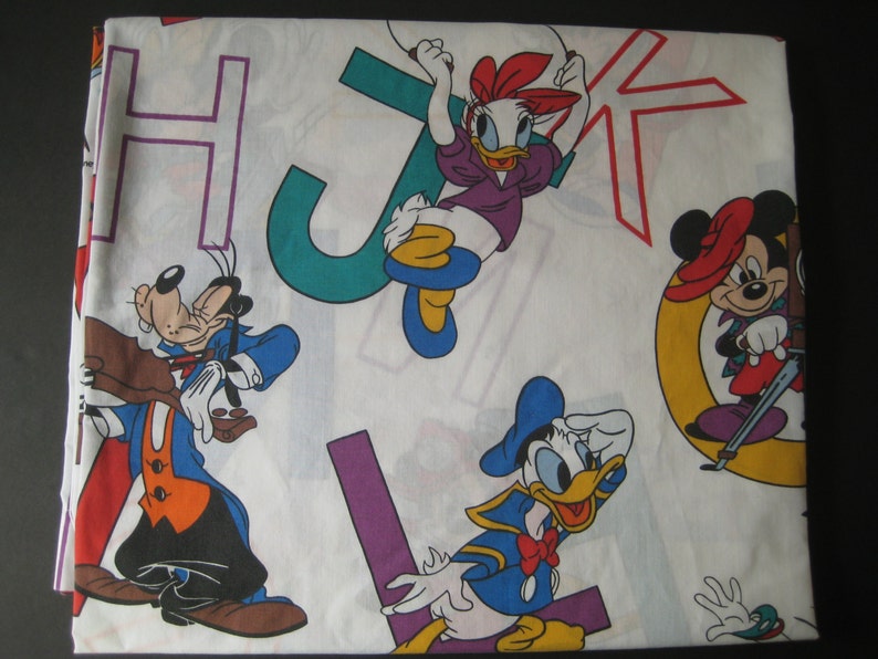 Vintage Disney TWIN Size Flat Bed Sheet Minnie /& Mickey Mouse Daisy Duck Goofy Alphabet Clean Kids Bedding Gently Used