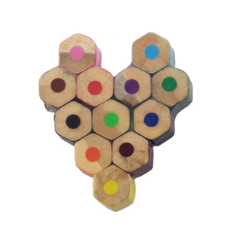 étoile/broche coeur/crayons de couleur recyclés/accessoire de style géométrique/hexagones, points et motifs en nid d'abeille/artisanat contemporain image 3