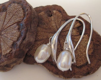Sterling Silver Plated White Fresh Water Pearls  Calla Lily Dangle  Earrings, Gift, Bridal,Bridesmaids,Celebrities, Mother Gift