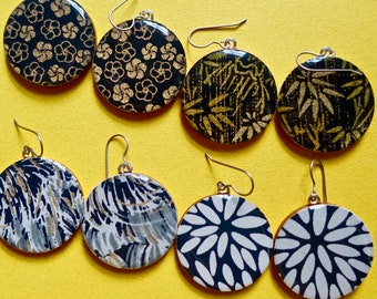 Black and white earrings, gold earrings, b&w earrings, flower earrings, Asian earrings, Japanese paper earrings, chiyogami earrings, gold