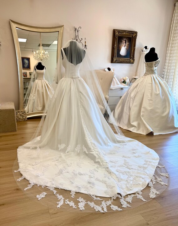 Lace Veil | Cathedral Veil | Lace Wedding Veil | Alencon  display picture 3