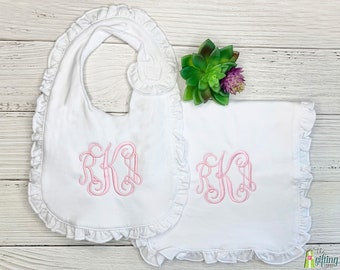 Monogrammed White Ruffle Bib and Burp Cloth, Baby Shower Gift, Personalized Girl Baby Set, Custom Baby Bib and Burp Cloth, Baby Feeding Gift