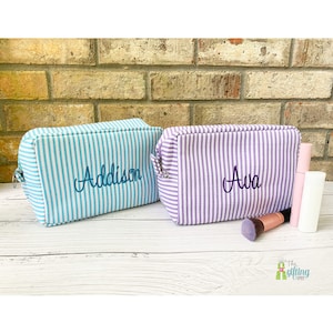 Monogrammed Seersucker Cosmetic Bag, Make-Up Bag, Personalized Spa Bag, Seersucker Travel Bag, Toiletry Bag, Make-Up Pouch, Bridesmaid Gift