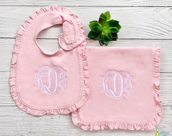Monogrammed Pink Ruffle Bib and Burp Cloth, Baby Shower Gift, Personalized Girl Baby Set, Custom Baby Bib and Burp Cloth, Baby Feeding Gift