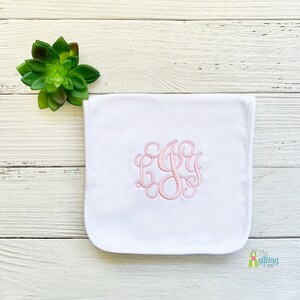 Monogrammed White Burp Cloth, Personalized Baby Gift, Baby Name Soft Cotton Burp Cloth, Baby Shower Gift, Newborn Monogram Baby Feeding