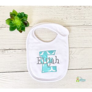Personalized Baby Gift, Bib with Appliqué, Baby Name Soft Cotton Bib, Baby Shower Gift, Custom Infant Bib, Newborn Monogram Baby Feeding