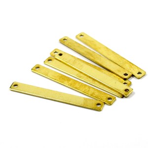 20 Pcs. rauwe Brass 5 x 40 mm (20 Gauge, 0.8 mm dik) rechthoekige 2 Hole Bar Blanks