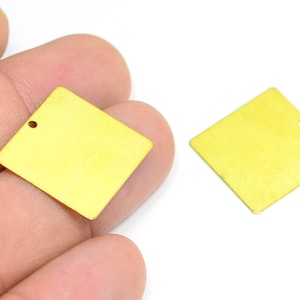 Brass Square Blanks , Raw Brass Stamping Blanks With 1 Hole  , 0.5x20x20 mm ,Findings , 10 Pieces , Findings   H0083