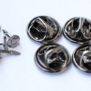 120 Pieces Gunmetal 5 mm Base Round Brooch Pin Back , Rosette ,Badge Pendants