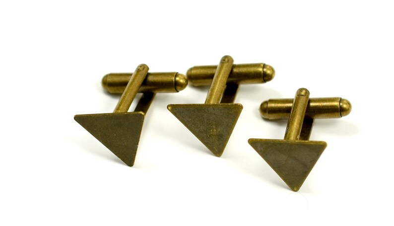 Antique Brass 14x14x14 mm Triangle Glue Pad Cuff Links Blanks 5 Pairs 10 Pcs.