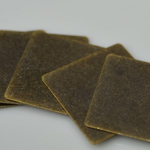 10 Pcs Bronzo Antico 20 x 20 mm Disco di timbro quadrato ( senza fori ) Spessore di 0,40 mm - 25 Gauge AB193