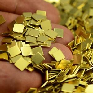 100 Pezzi di Ottone Grezzo 5x5 mm Quadrati Piccoli Pezzi Grezzi per Stampaggio H0088