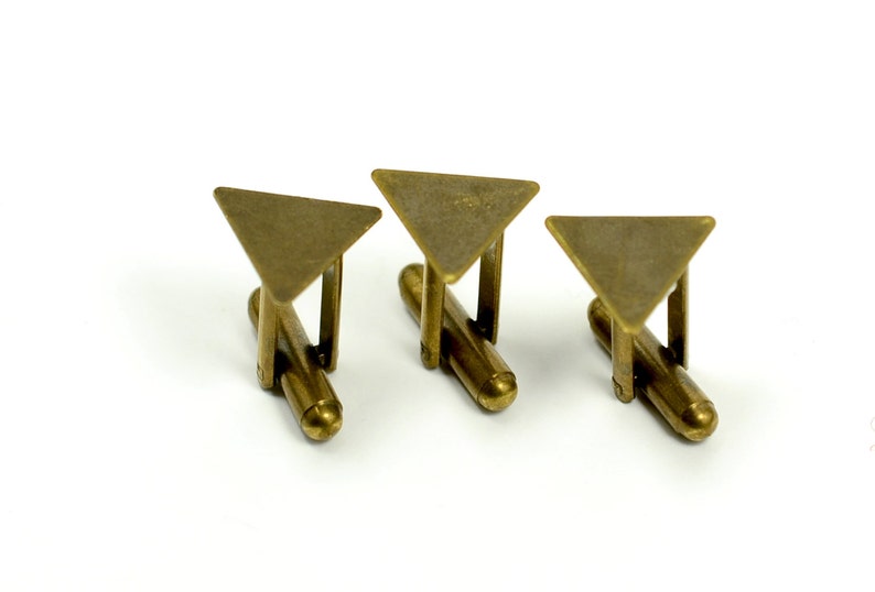 Antique Brass 14x14x14 mm Triangle Glue Pad Cuff Links Blanks 5 Pairs 10 Pcs.