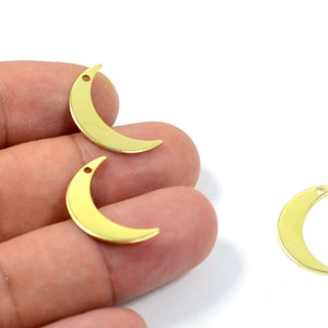 Brass Crescent Charms  - 0.8x5x22 mm Crescent 1 Hole Charms  - Jewelry Supplies   MF73