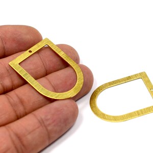 Ciondoli strutturati anello a forma D in ottone grezzo, 15 pezzi. Ottone grezzo strutturato 1 foro 0,8x28x35 mm Ciondoli MT74
