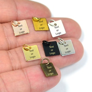 Ciondoli per gioielli incisi al laser con etichetta personalizzata, ciondoli con logo del marchio, ciondoli personalizzati quadrati da 0,5x9x9 mm, etichetta per gioielli LSR19