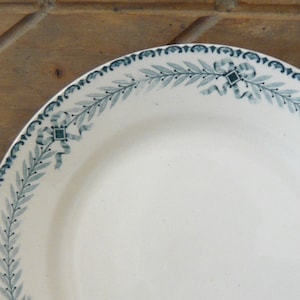 Pair of antique Ironstone plates Hyppolyte Boulenger Chinon model Green garland of ribbons Diameter 21 cm French transferware Table Decor