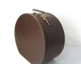 Vintage Hat Box with key Luggage Home Decor Storage Box Vintage Decor 1950s