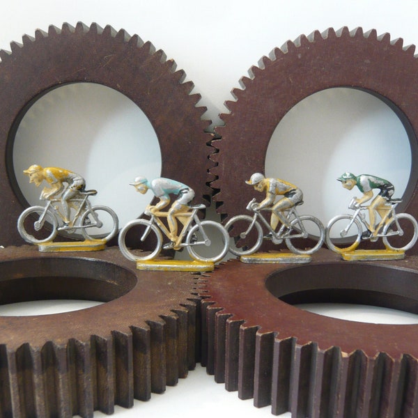 Figurines cyclistes en métal Tour de France Lot de 4 vélos Aludo cyclistes Jouet ancien 1960