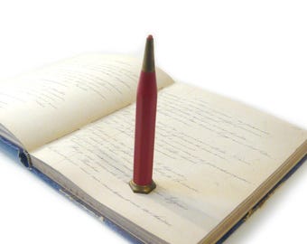 Grande matita meccanica vintage in ottone e legno dipinto con mine rosse da 2 mm. Collezione di strumenti di scrittura, circa 1930.