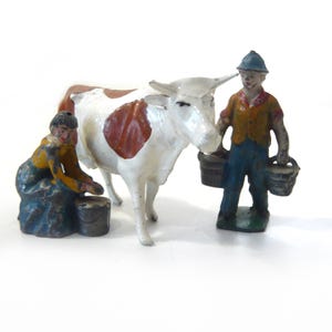 Metal toys Farm Figurines Old-fashioned milking 1 farmer, 1 milker, 1 cow Miniature Hollow Lead Figures Collectible Toys 1930