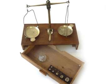 Balance ancienne jusqu'à 5 kg avec poids - Label Emmaüs