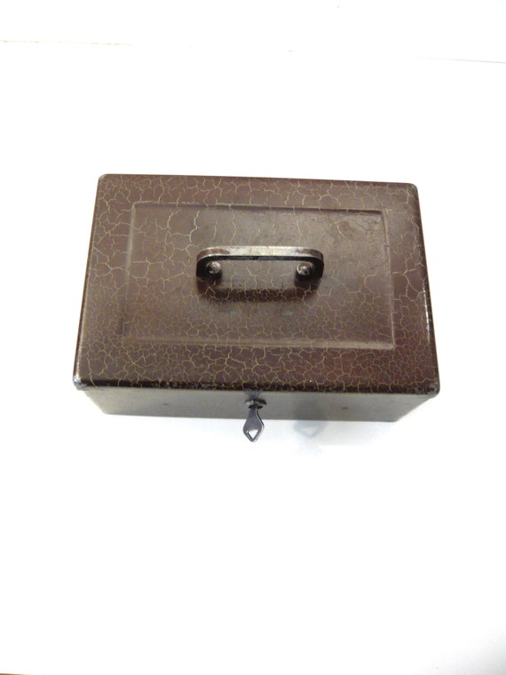 Caja fuerte con su llave Caja metálica pequeña con asa y llave