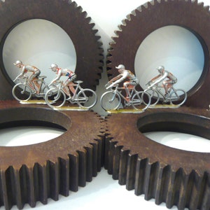 Figuras ciclistas de metal Tour de Francia Set de 4 bicicletas Salza Ciclistas Juguete antiguo 1950
