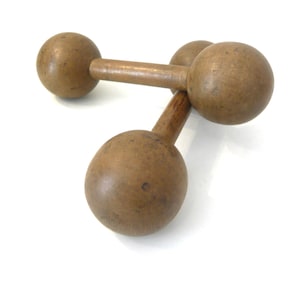 Pair of Wooden Exercice Dumbbells Set of 2 Rehabilitation weights Home decor Antique wood dumbbells Set of 2 dumbells weights 1900-1920s
