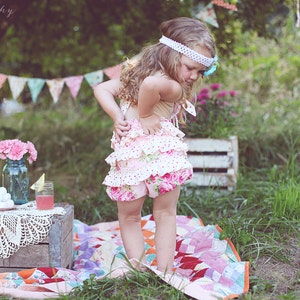 Instant Download PDF naaipatroon Girl&#39;s Ruffled omkeerbare Romper Sunsuit Tutorial maten 6-9M tot en met 6