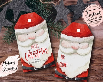 Könnte beinhalten: Zwei Weihnachtsgeschenkanhänger mit einem Weihnachtsmann-Design. Die Anhänger haben einen roten Hut, einen weißen Bart und die Worte "Merry Christmas" in roter Schrift. Ein Anhänger sagt "To: From:" und der andere sagt "Love, The Hightower Family."